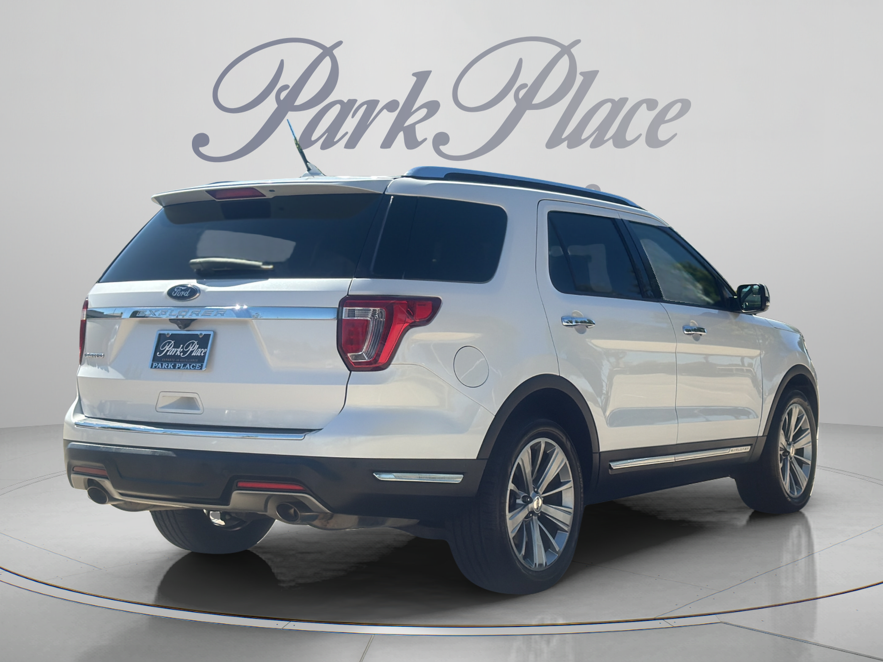 Used 2018 Ford Explorer Limited FWD image 5