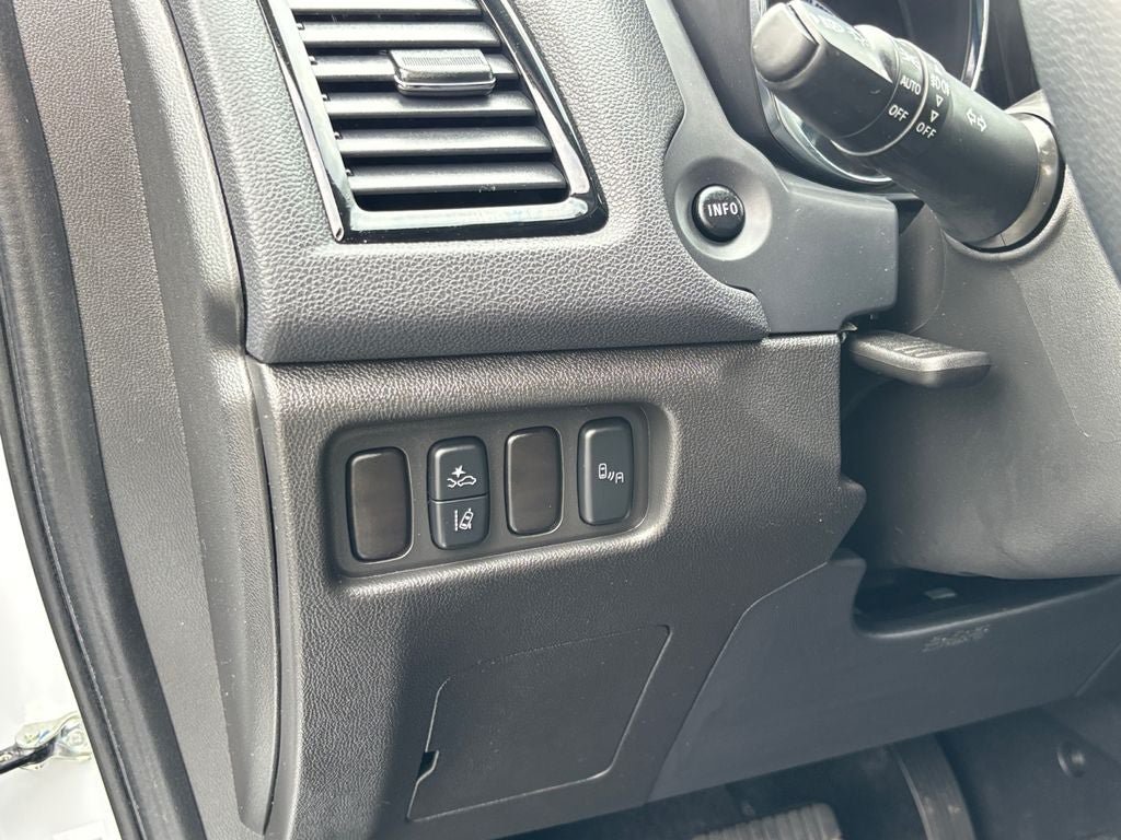 Used 2025 Mitsubishi Outlander Sport SE AWD/4WD image 19