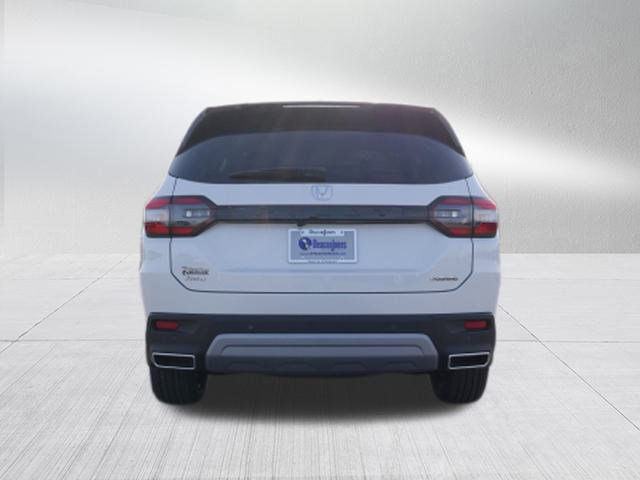 New 2025 Honda Pilot Touring image 4