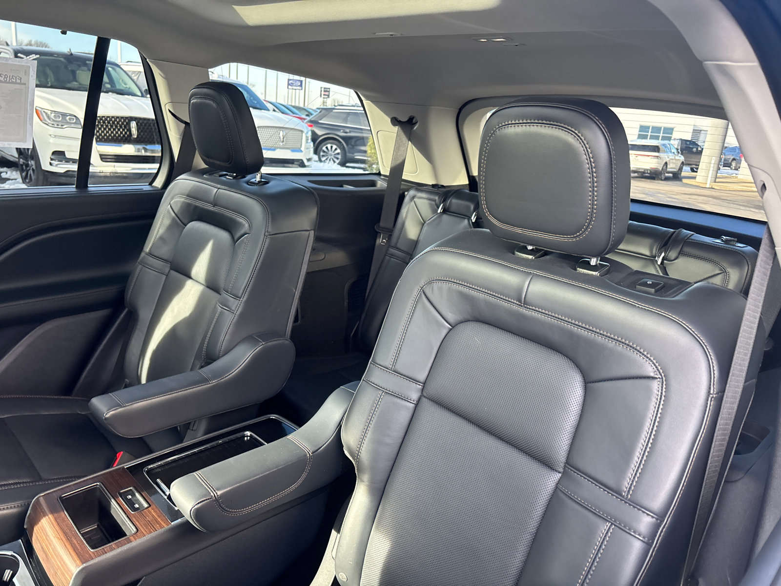 Certified 2025 Lincoln Aviator Reserve w/ Equipment Group 201A image 26