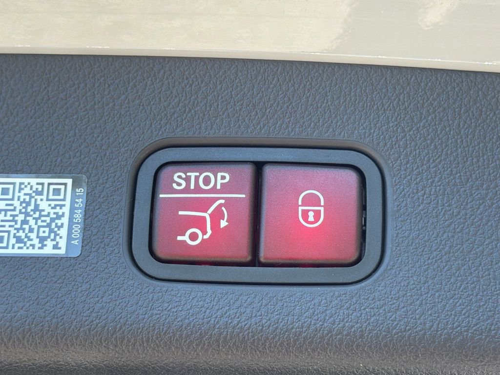 Used 2026 Mercedes-Benz GLC 300 image 30