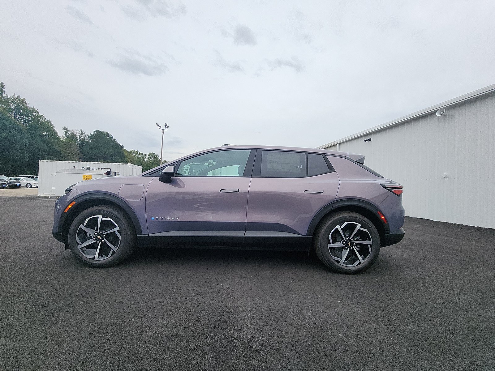 New 2026 Chevrolet Equinox EV LT FWD image 2