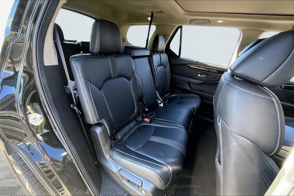 Used 2025 Honda Pilot Touring image 19