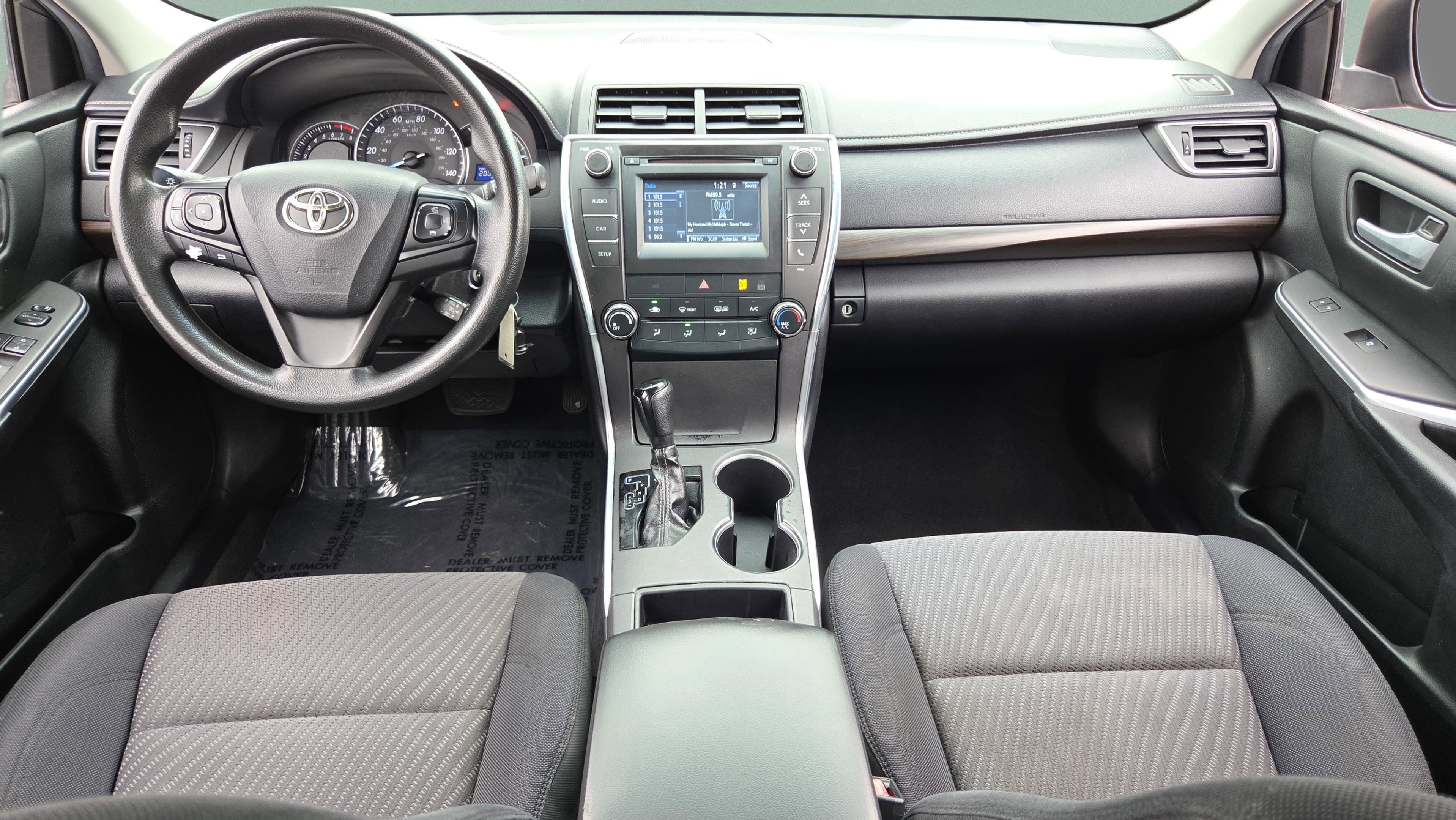 Used 2015 Toyota Camry LE image 14