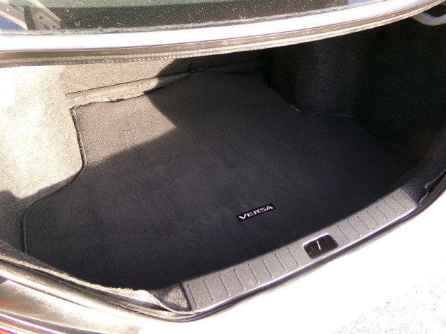 Used 2014 Nissan Versa SV image 24