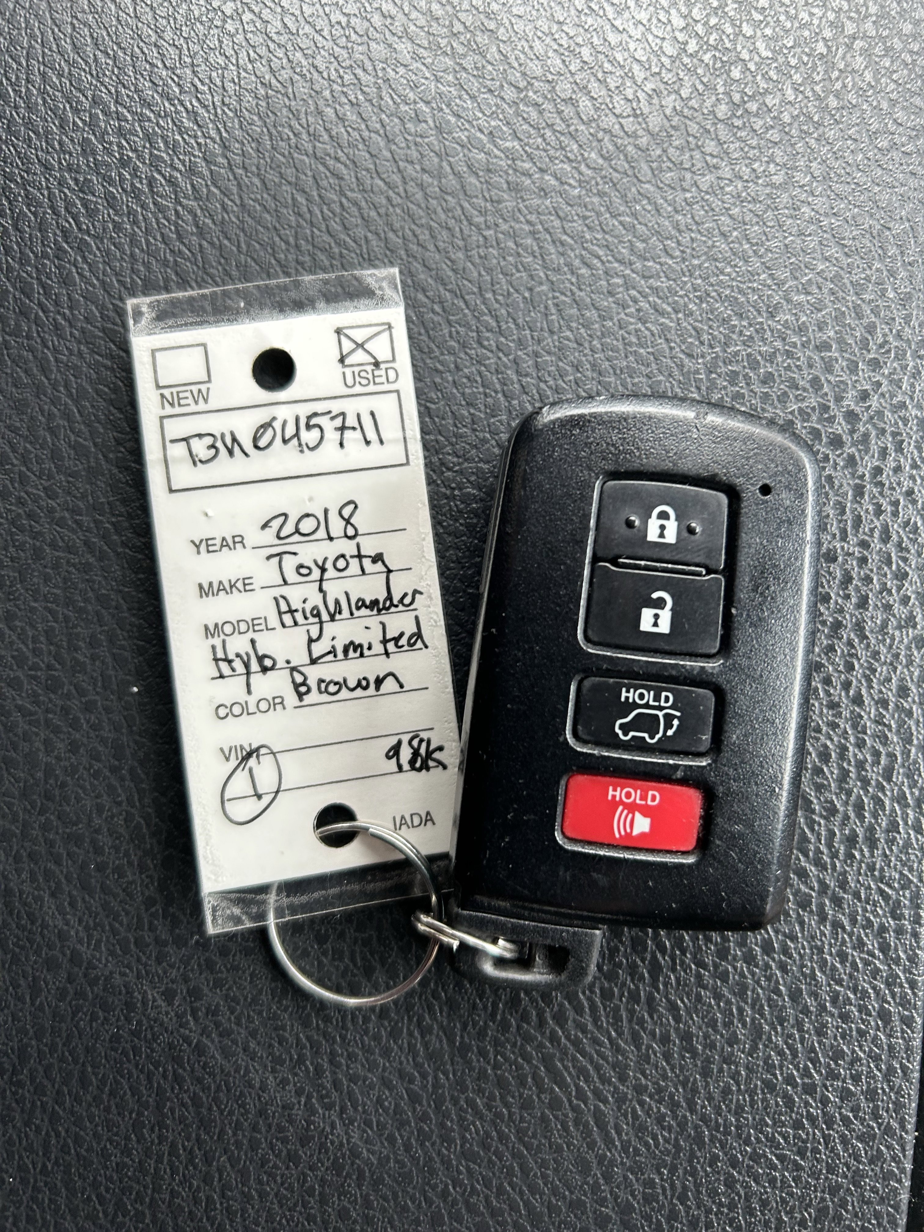 Certified 2018 Toyota Highlander Limited Platinum image 32