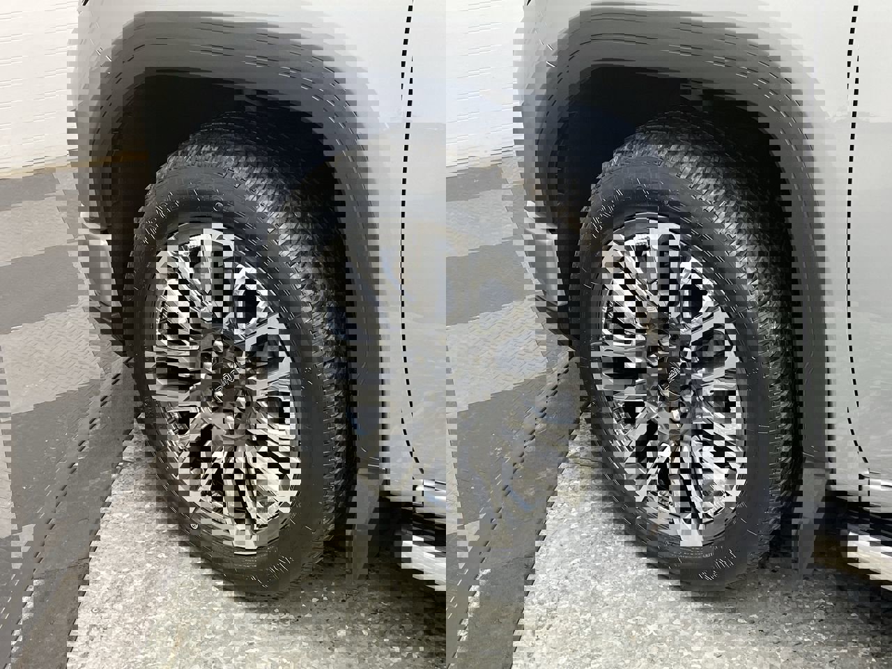 Certified 2024 GMC Sierra 1500 Denali Ultimate AWD/4WD image 38