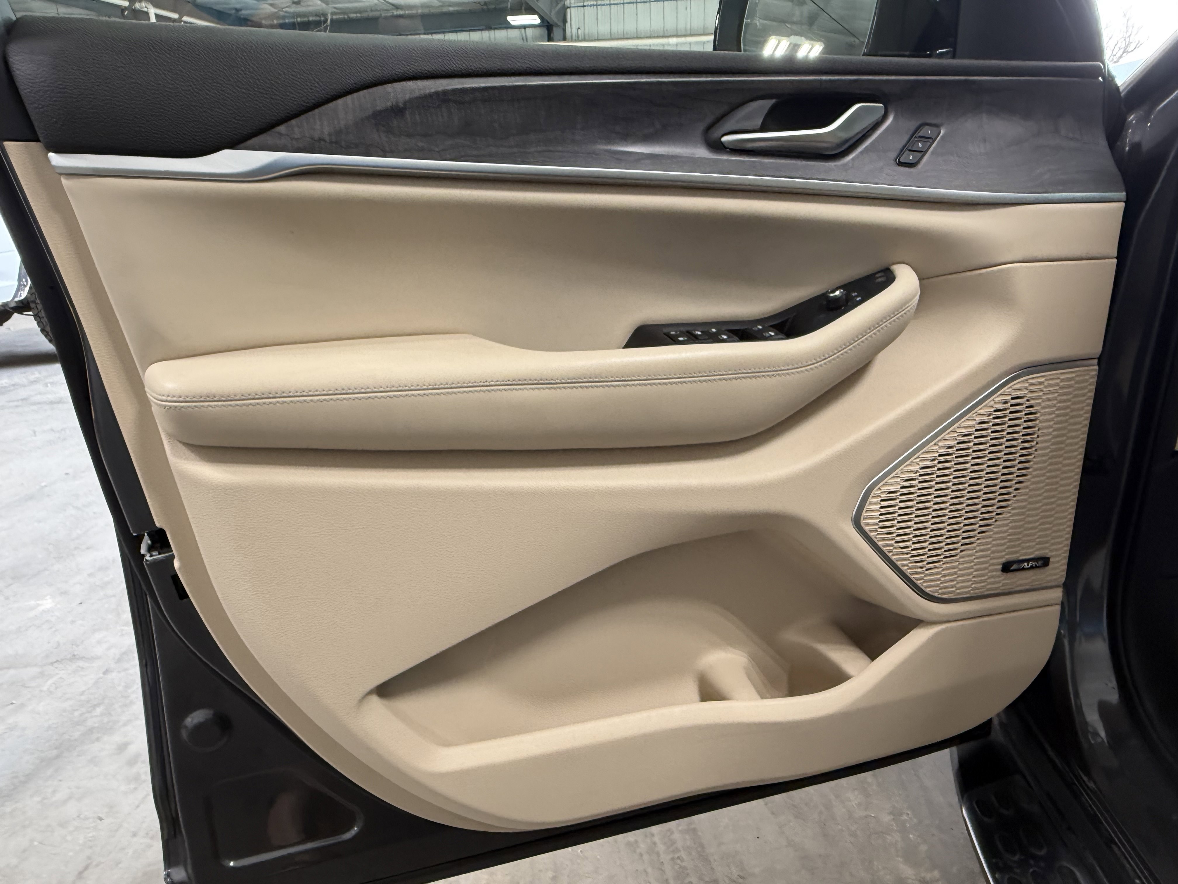 Used 2024 Jeep Grand Cherokee L Limited w/ Luxury Tech Group II AWD/4WD image 20