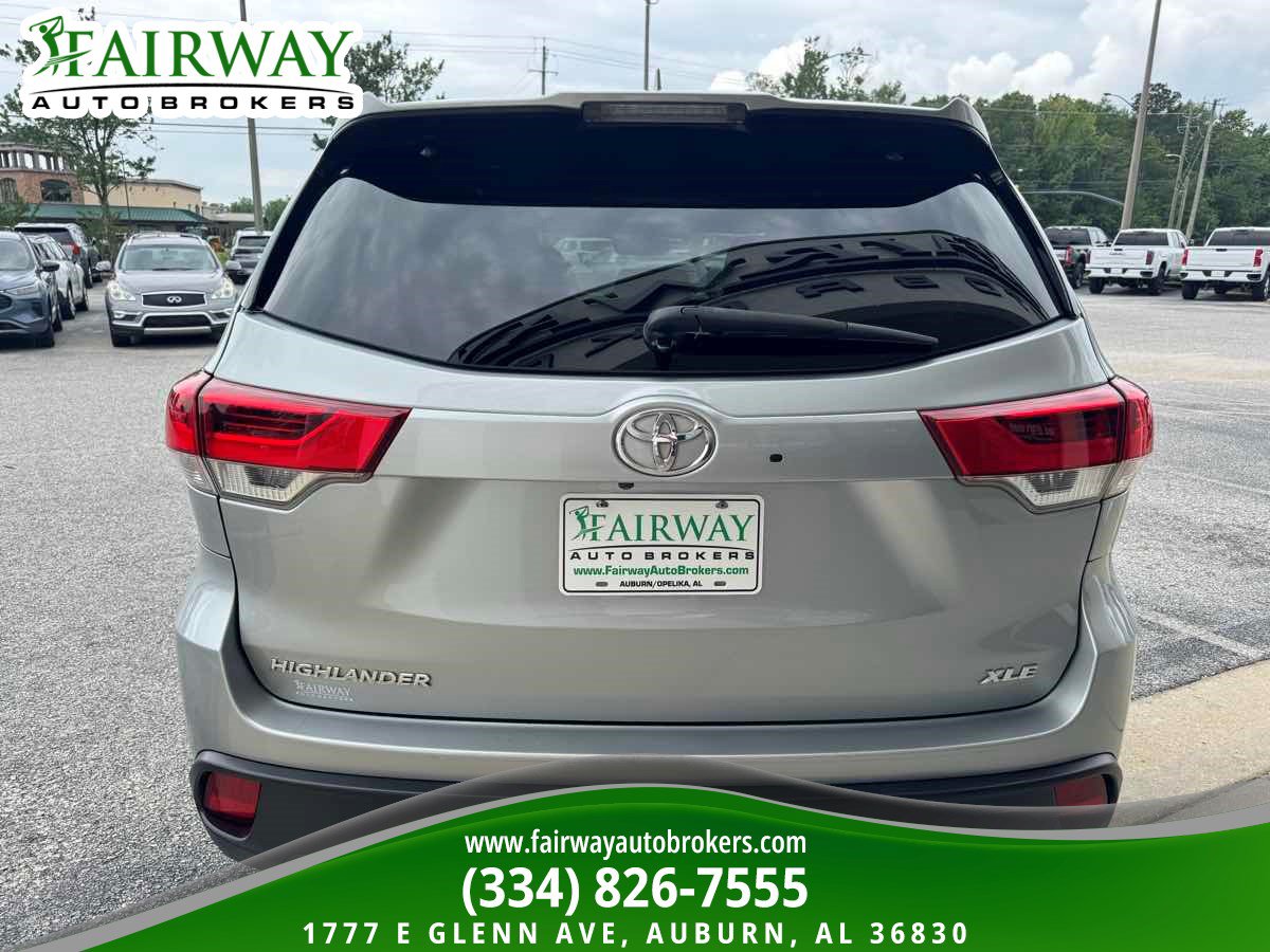 Used 2019 Toyota Highlander XLE FWD image 7