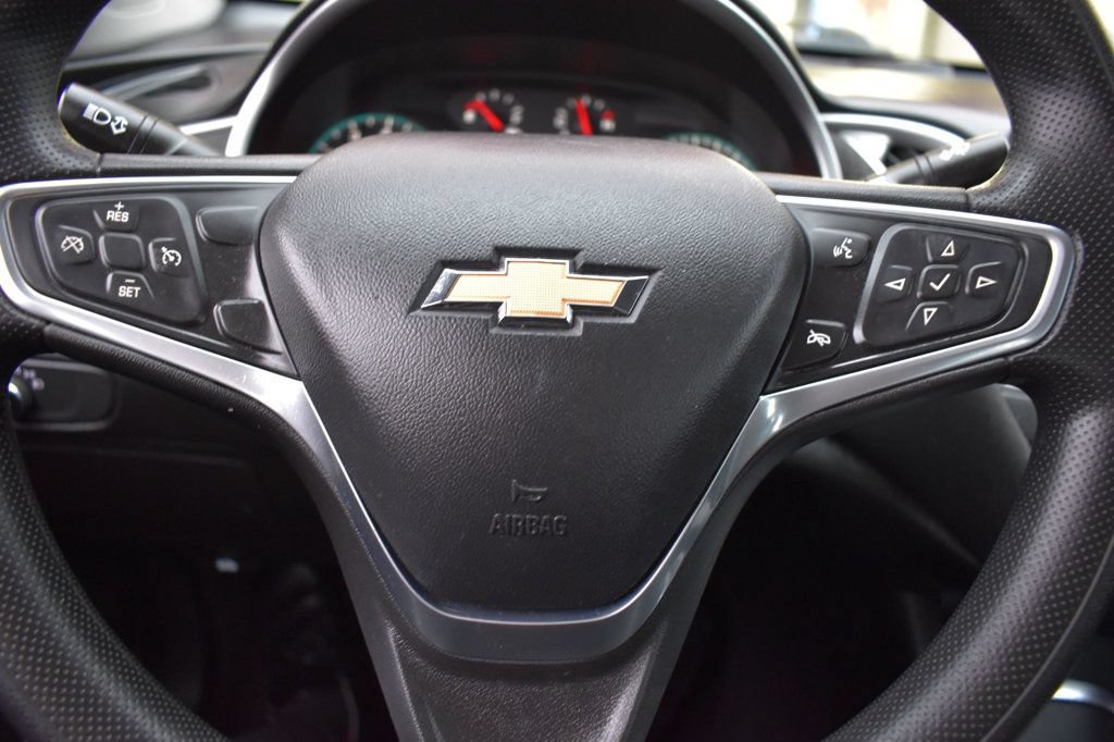 Used 2022 Chevrolet Malibu LT FWD image 25