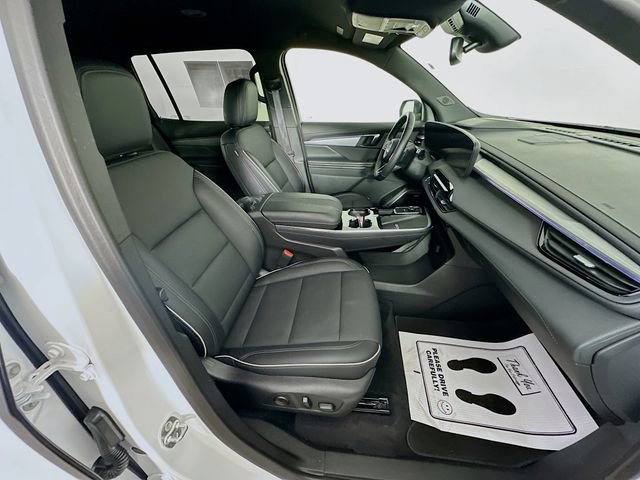 Used 2025 Buick Enclave Preferred AWD/4WD image 36
