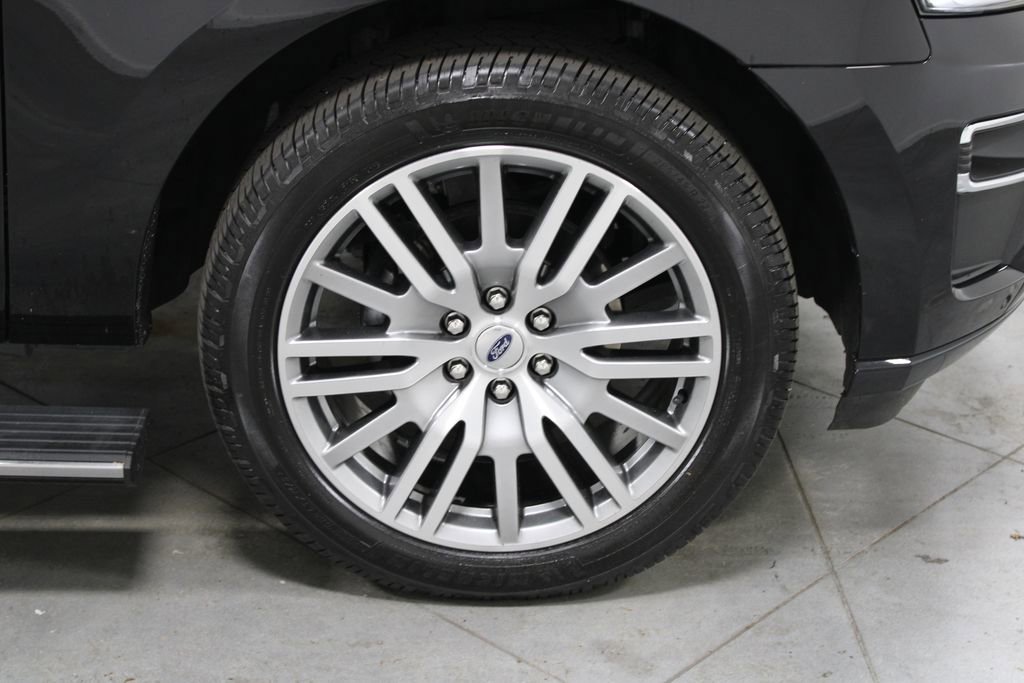 Used 2023 Ford Expedition Platinum AWD/4WD image 13