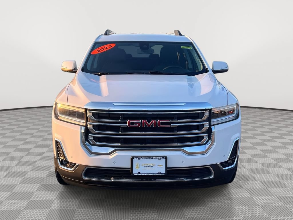 Used 2023 GMC Acadia SLT w/ Preferred Package AWD/4WD image 2
