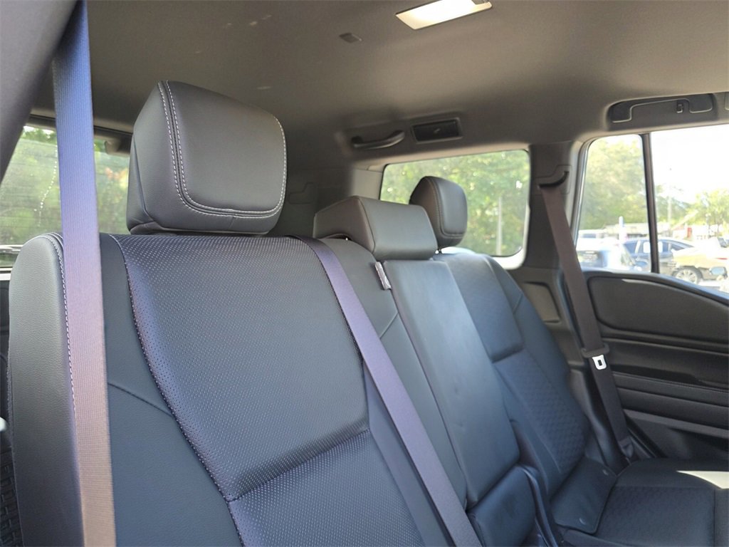 Certified 2024 Toyota Land Cruiser image 18