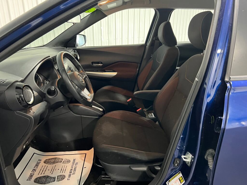 Used 2018 Nissan Kicks SR image 5