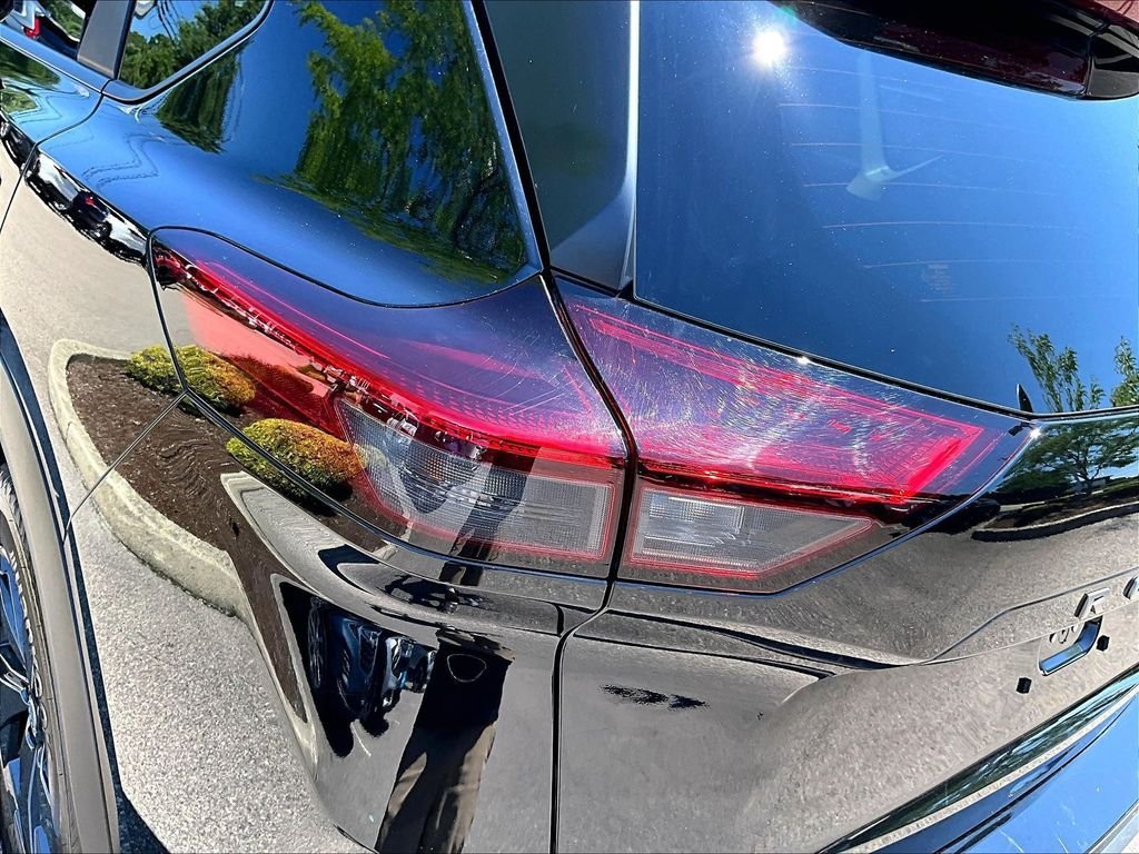 Certified 2026 Nissan Rogue SV AWD/4WD image 33