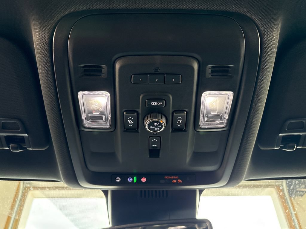 Used 2024 Chevrolet Tahoe Premier AWD/4WD image 56