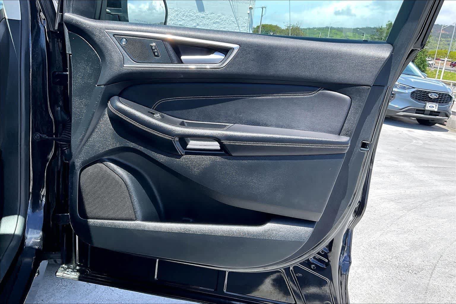 Used 2024 Ford Edge Titanium w/ Equipment Group 301A AWD/4WD image 28