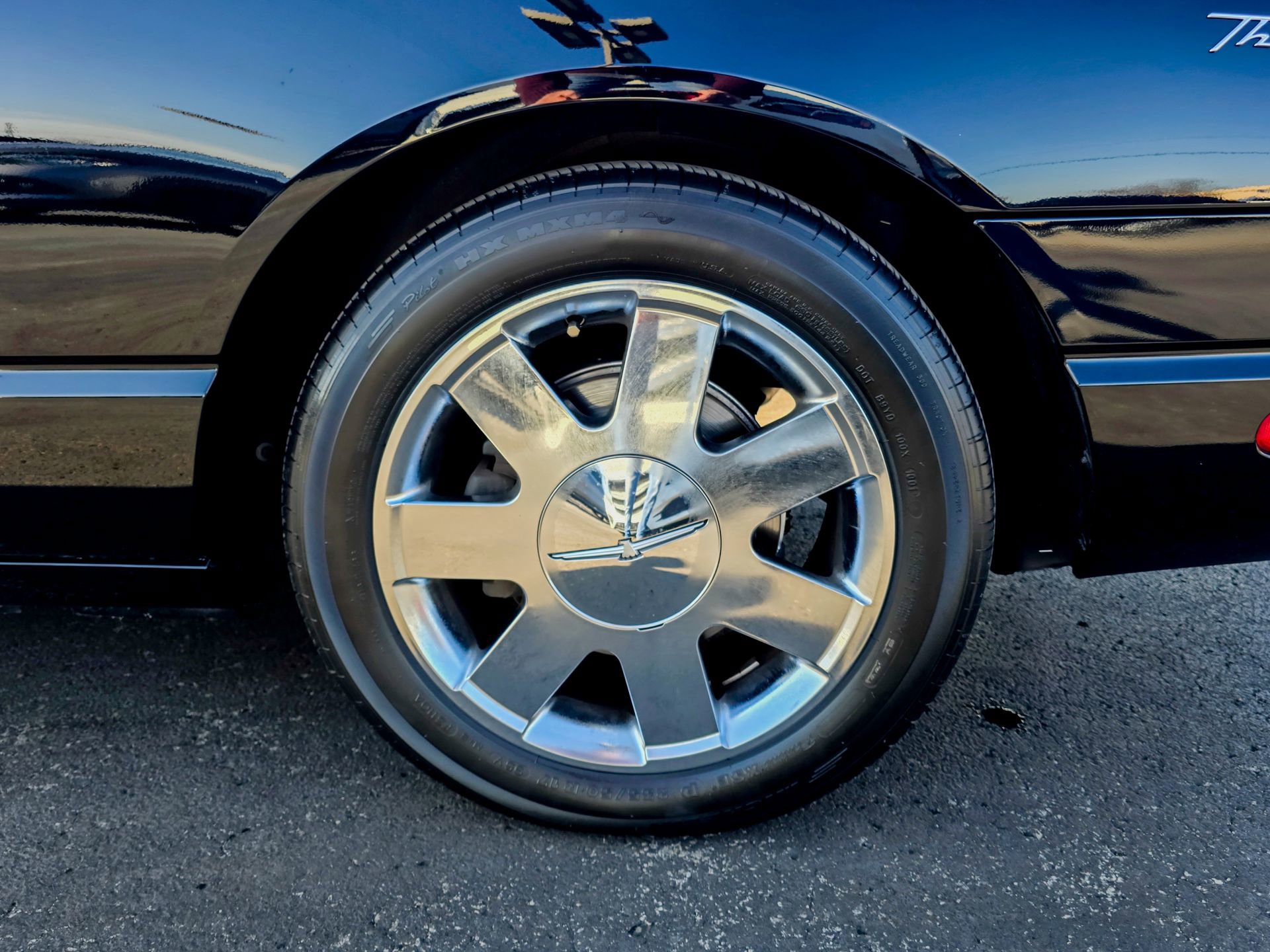 Used 2002 Ford Thunderbird image 27