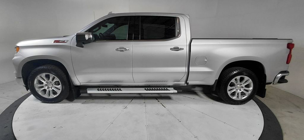 Used 2022 Chevrolet Silverado 1500 LTZ w/ Z71 Off-Road Package AWD/4WD image 8
