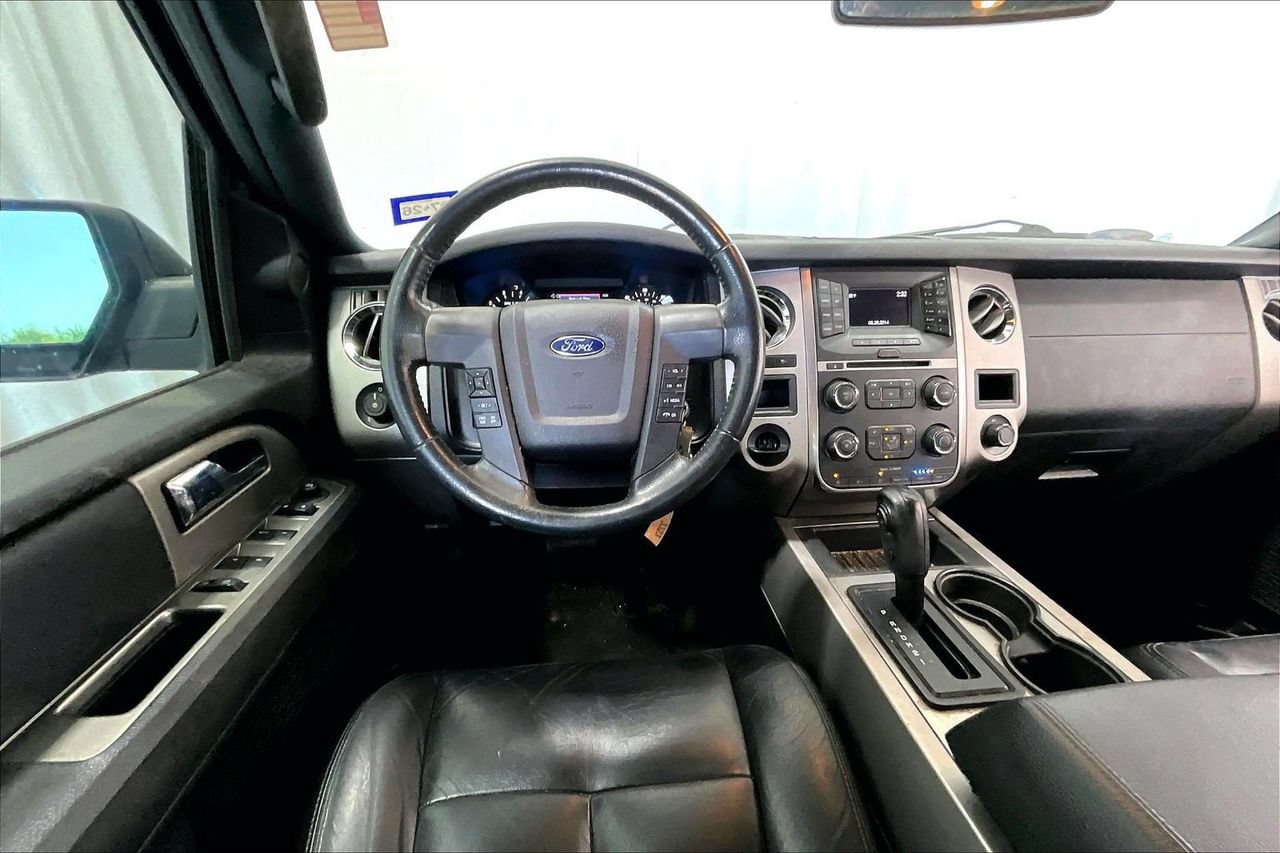 Used 2016 Ford Expedition XLT RWD image 14
