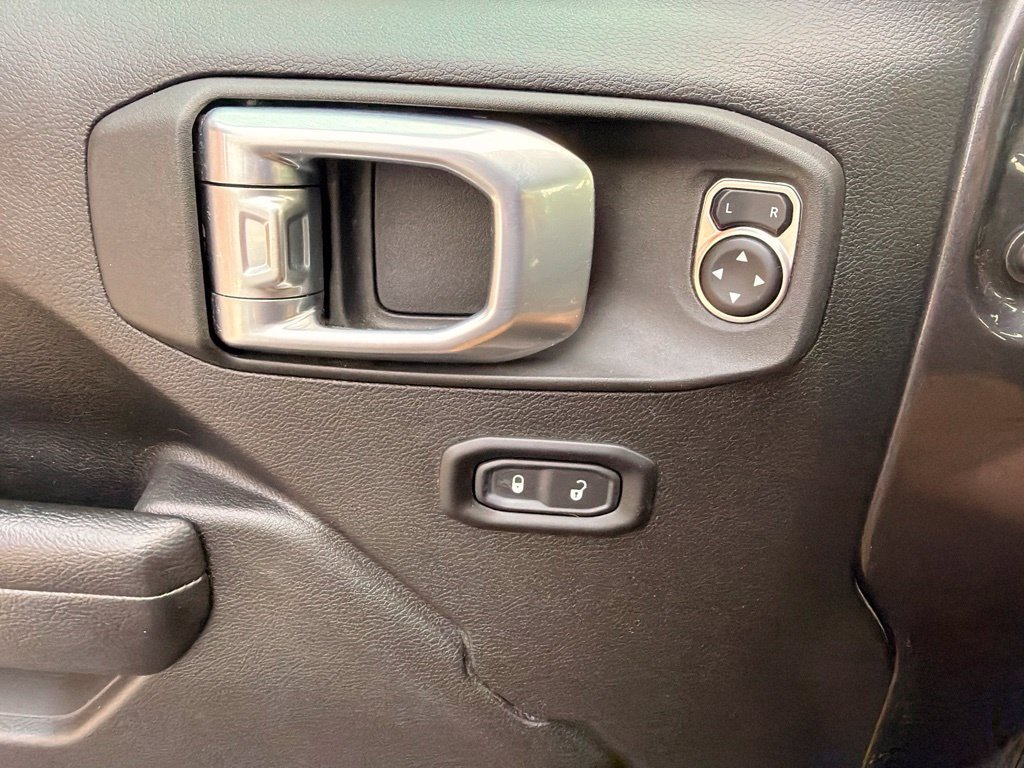Used 2023 Jeep Wrangler Unlimited Sport AWD/4WD image 27