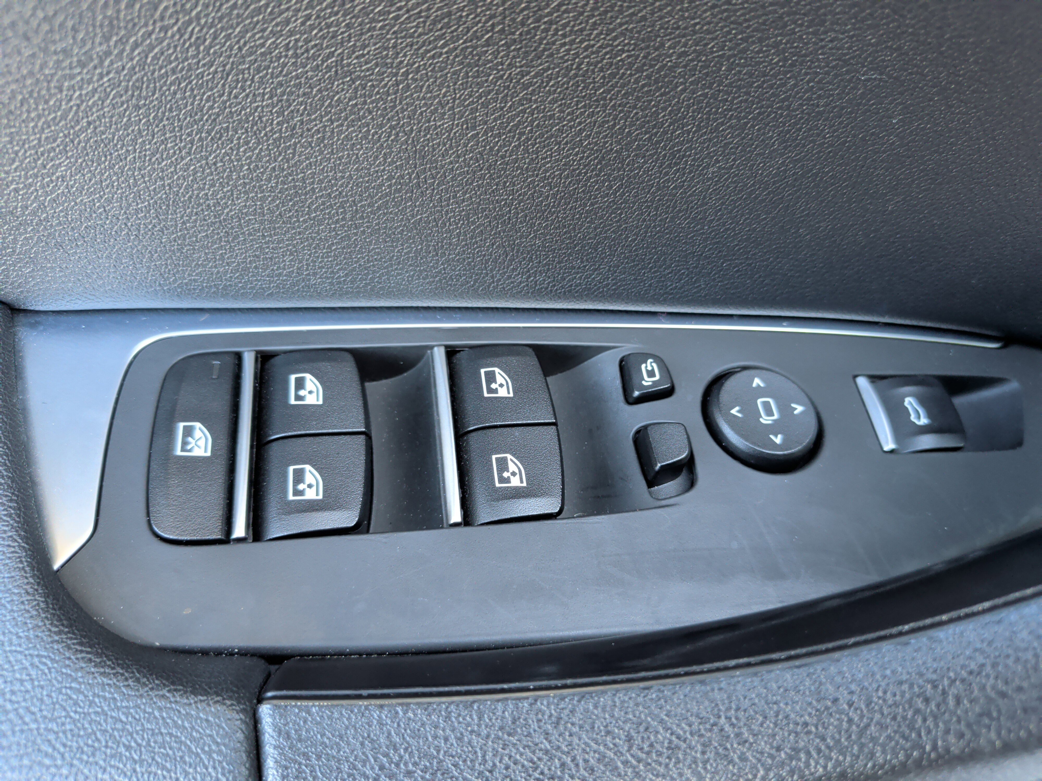 Used 2019 BMW X4 M40i w/ Driving Assistance Package image 29