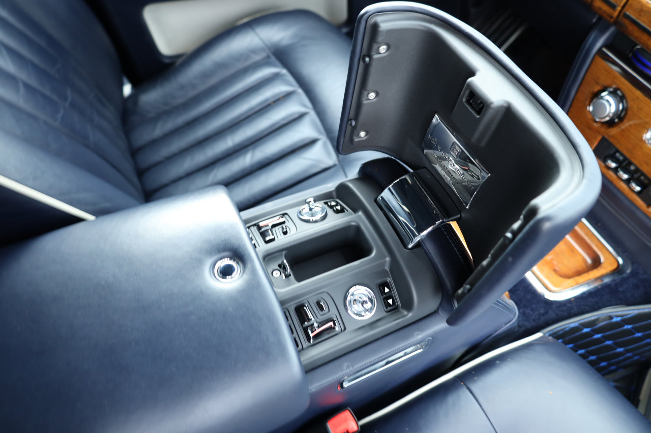 Used 2011 Rolls-Royce Phantom Sedan image 46