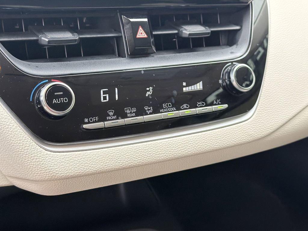 Used 2020 Toyota Corolla LE FWD image 20