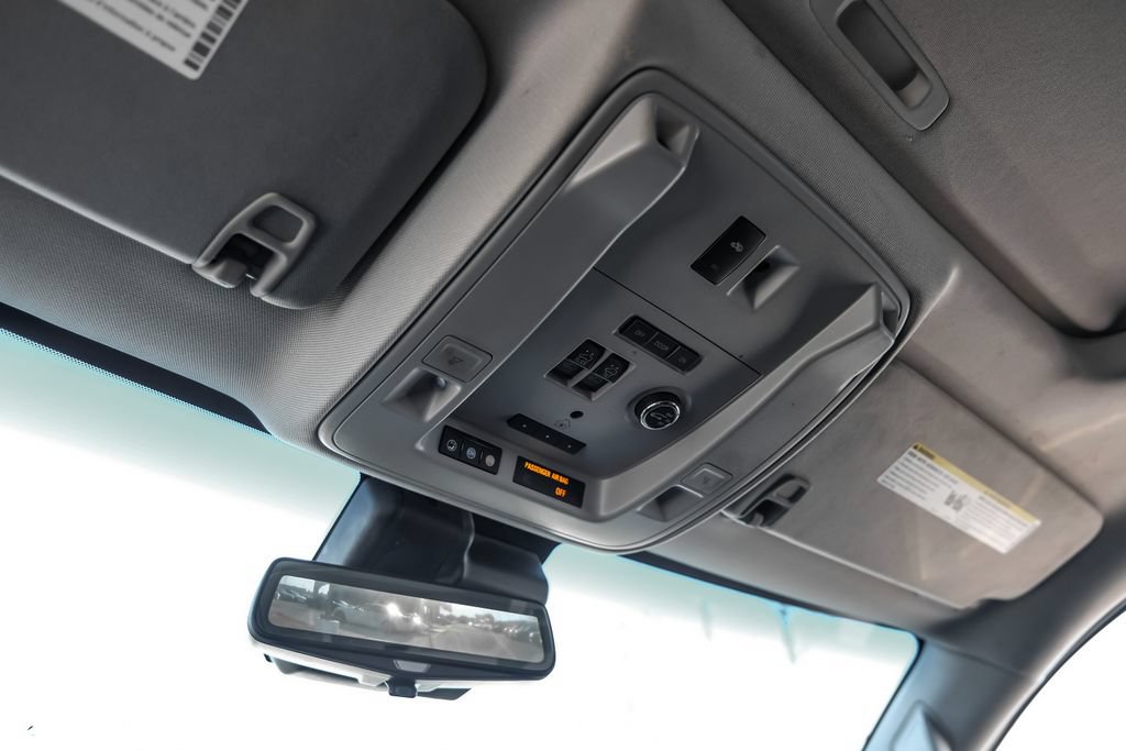 Used 2018 Cadillac Escalade Luxury RWD image 26