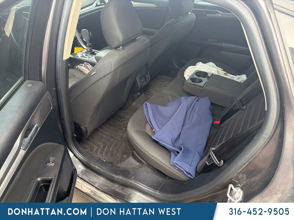 Used 2020 Ford Fusion SE image 7