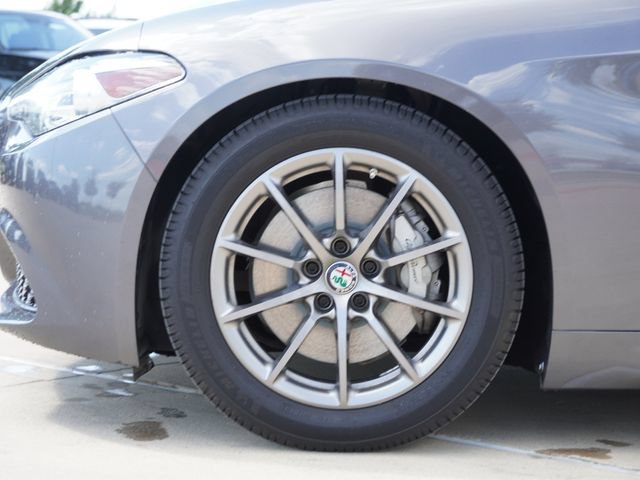 Used 2020 Alfa Romeo Giulia RWD image 5