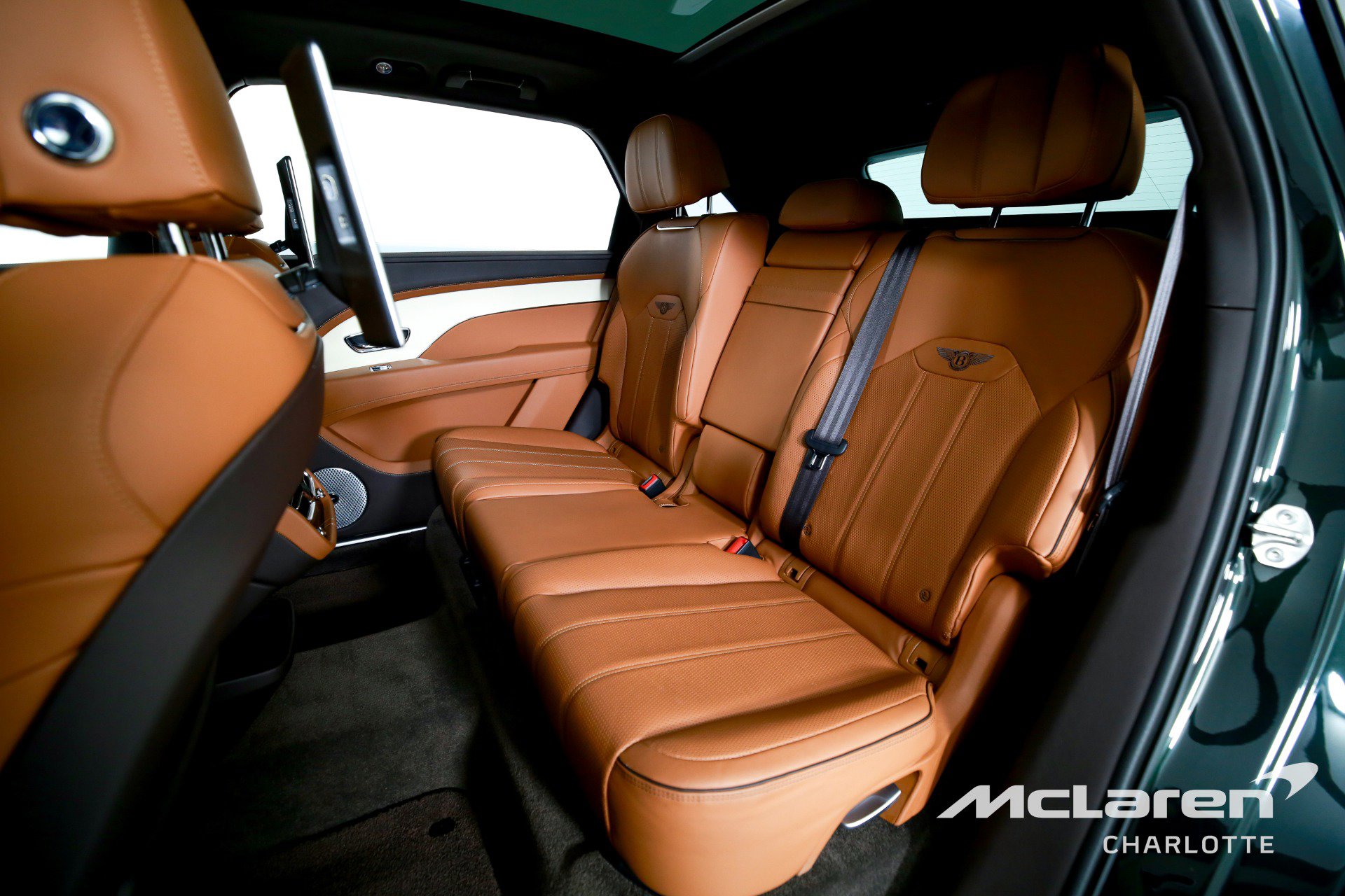 Used 2023 Bentley Bentayga Extended Wheelbase image 18