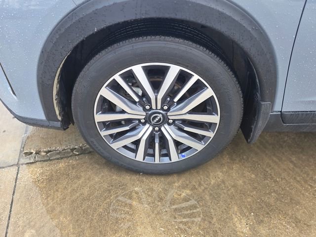 Used 2023 Nissan Kicks SV image 10