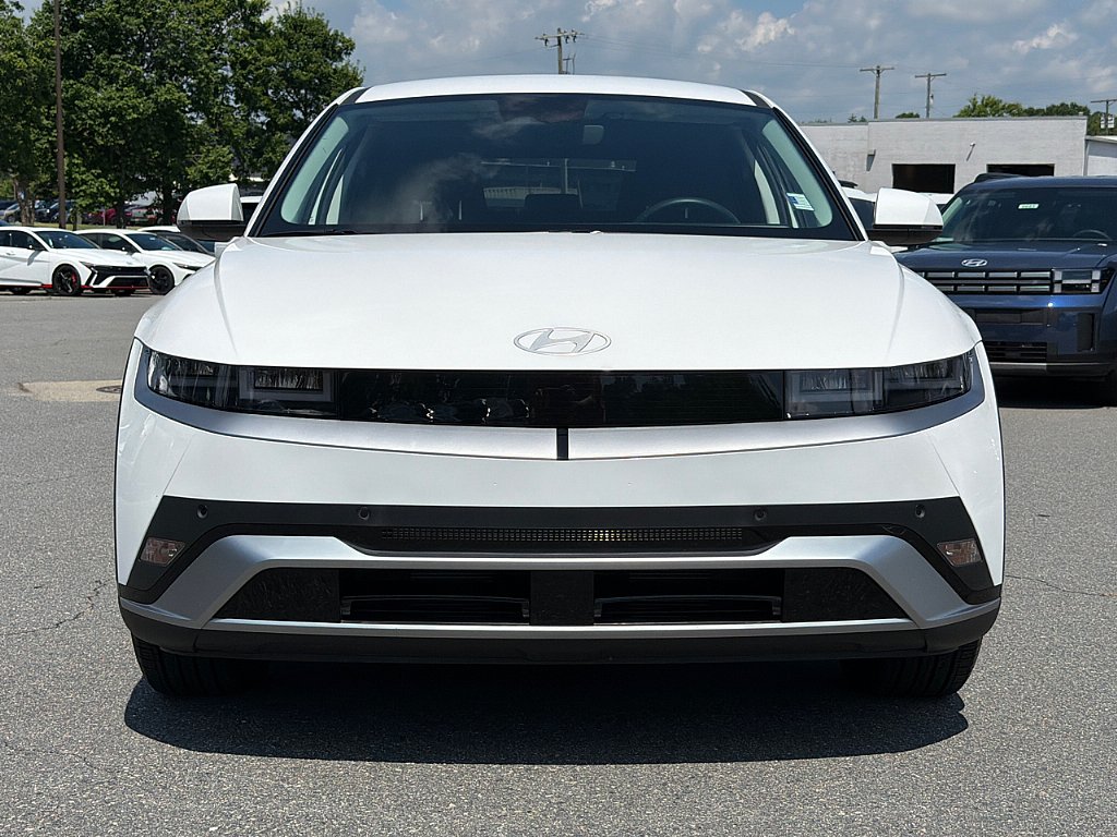 Certified 2025 Hyundai Ioniq 5 SE RWD image 2
