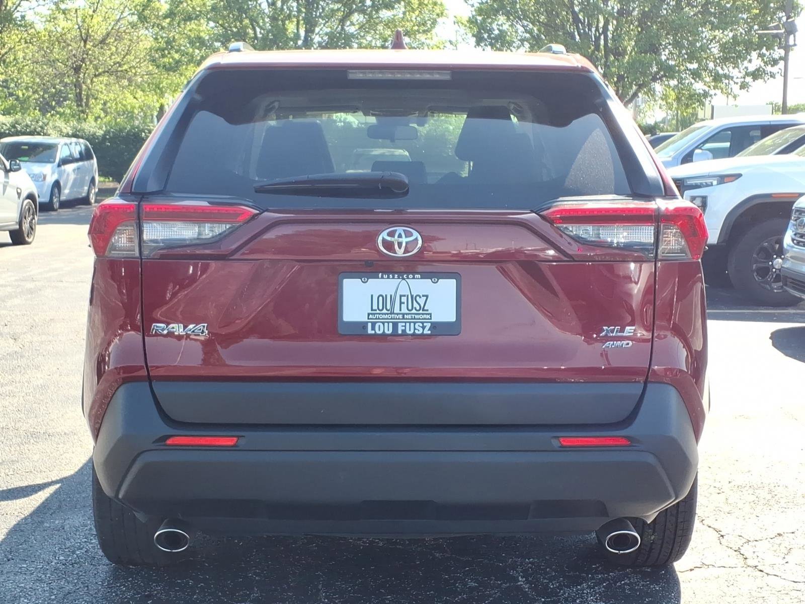 Used 2021 Toyota RAV4 XLE Premium AWD/4WD image 31