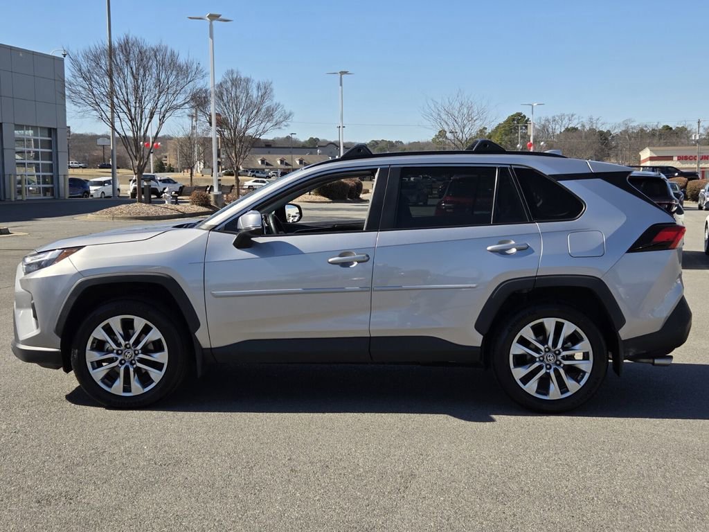 Used 2023 Toyota RAV4 XLE Premium image 2