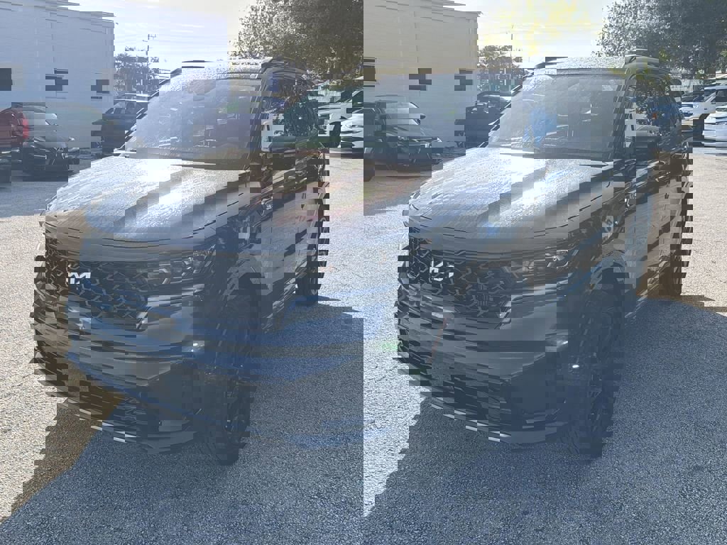 Certified 2023 Kia Sorento SX image 3