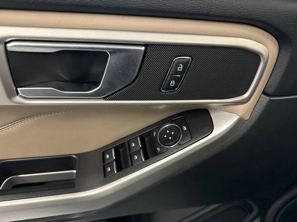 Used 2023 Ford Explorer XLT w/ Equipment Group 202A image 7