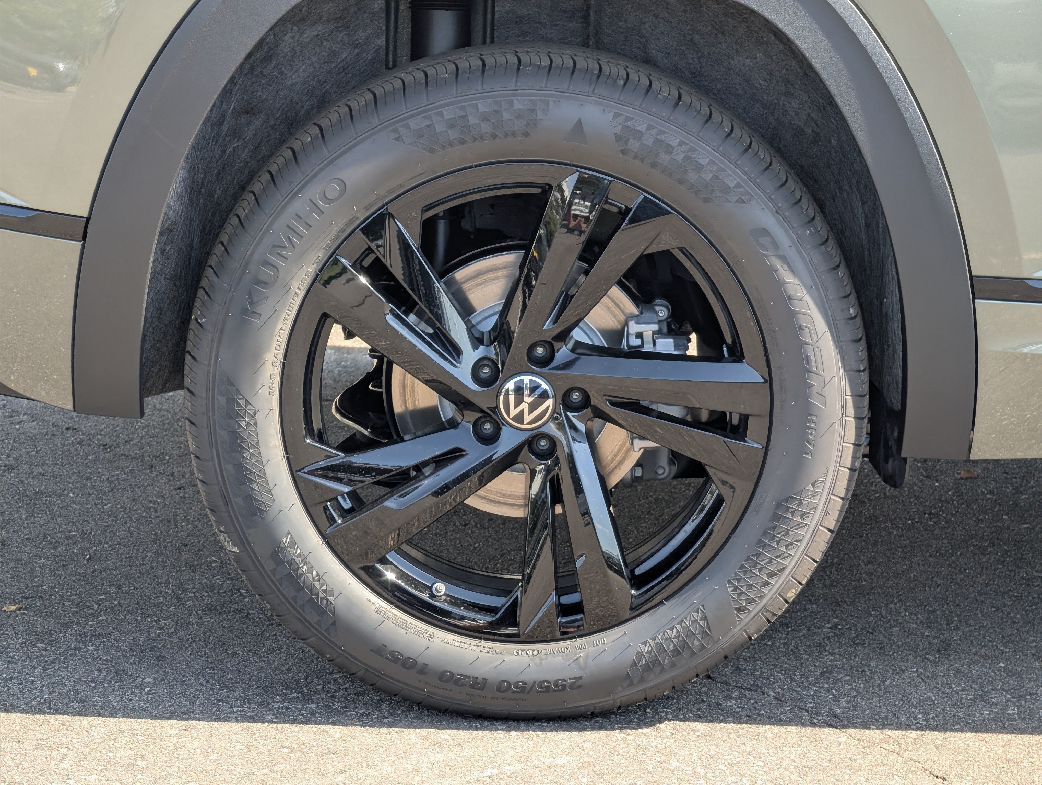 New 2026 Volkswagen Atlas Cross Sport SEL R-Line AWD/4WD image 5