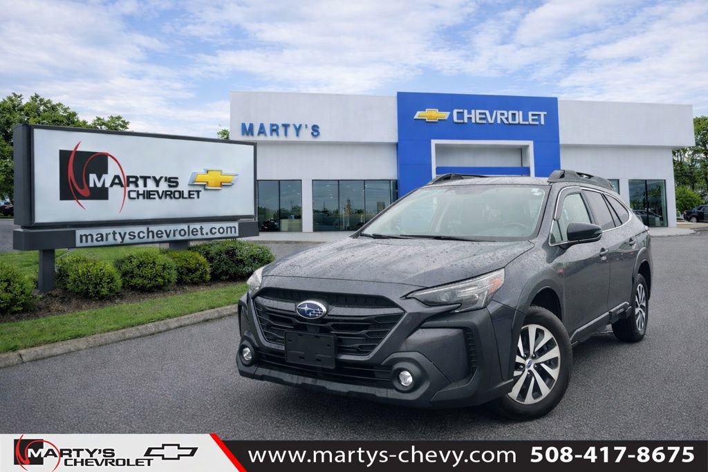 Used 2025 Subaru Outback Premium image 1