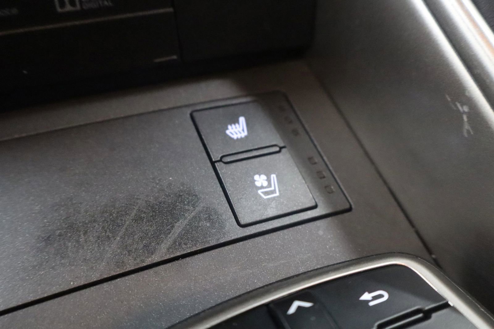 Used 2018 Lexus IS 300 AWD w/ Comfort Package image 31