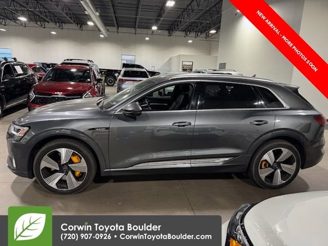 Used 2019 Audi e-tron Prestige w/ Prestige Package image 4