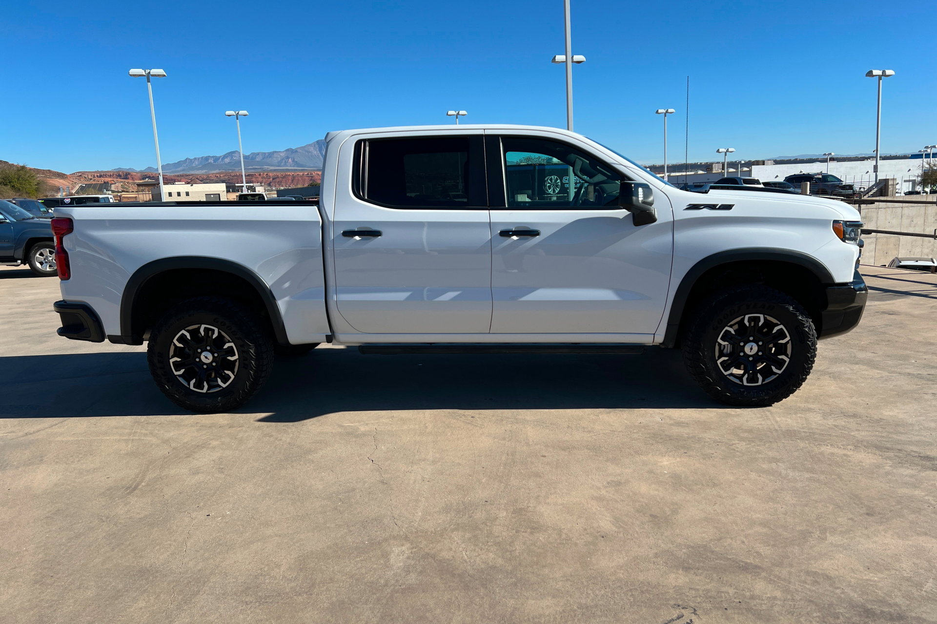 Used 2023 Chevrolet Silverado 1500 ZR2 w/ Technology Package image 6