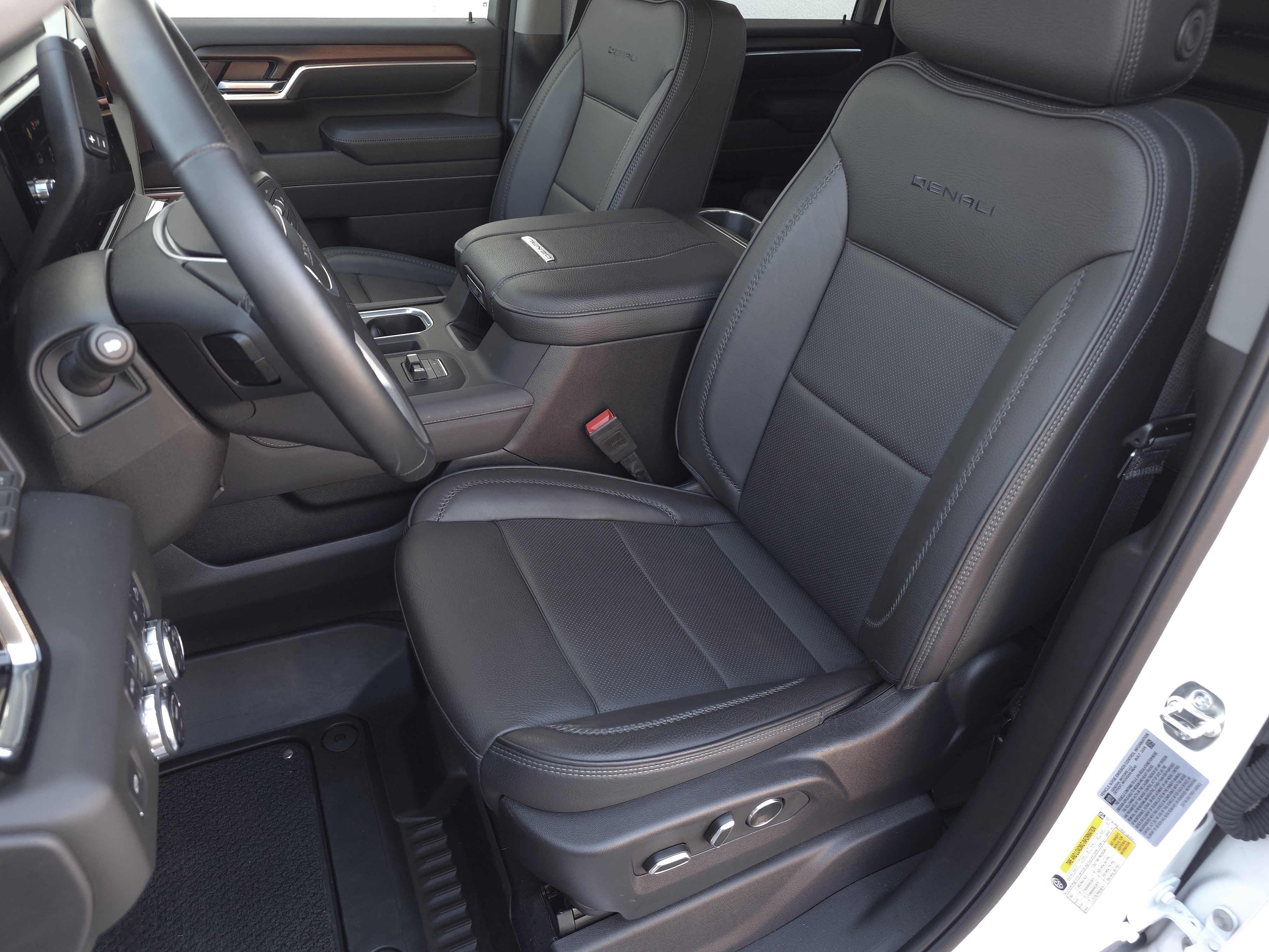 Used 2025 GMC Sierra 2500 Denali w/ Denali Reserve Package image 10