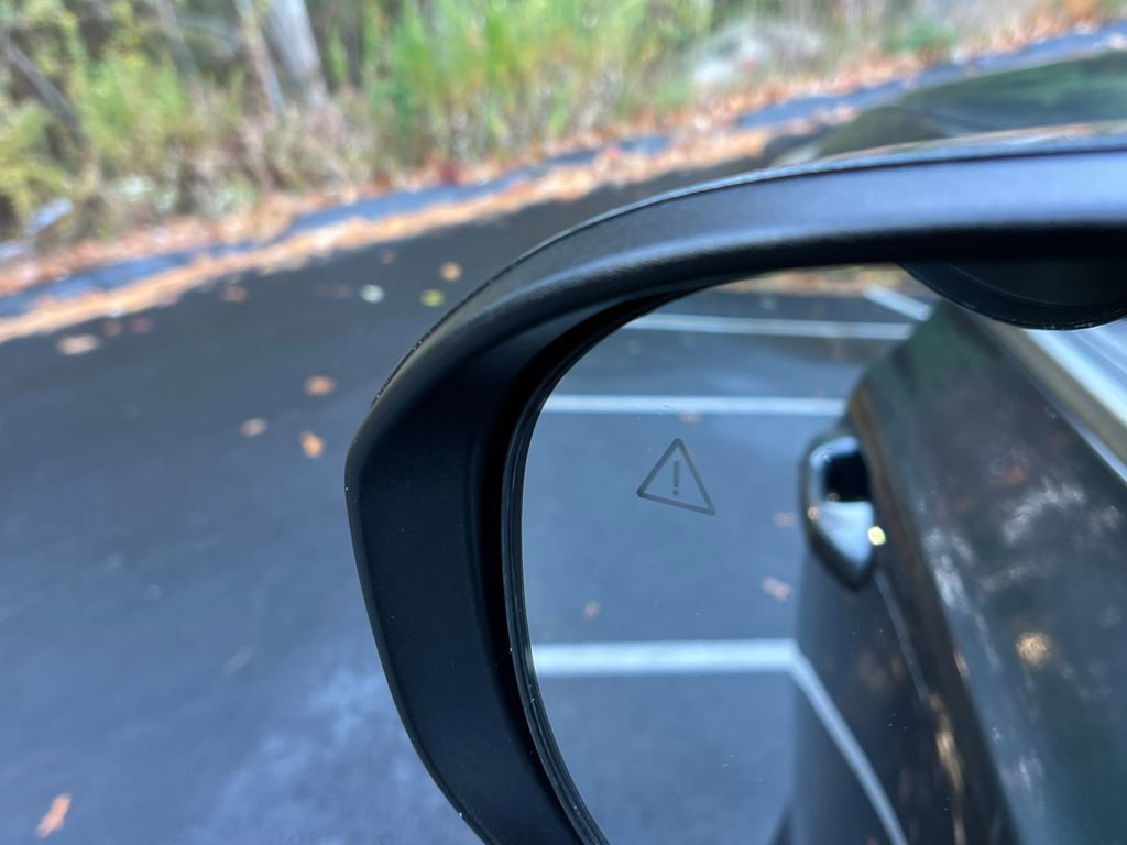 Used 2023 Kia Telluride EX w/ EX Captain's Chair Package image 28