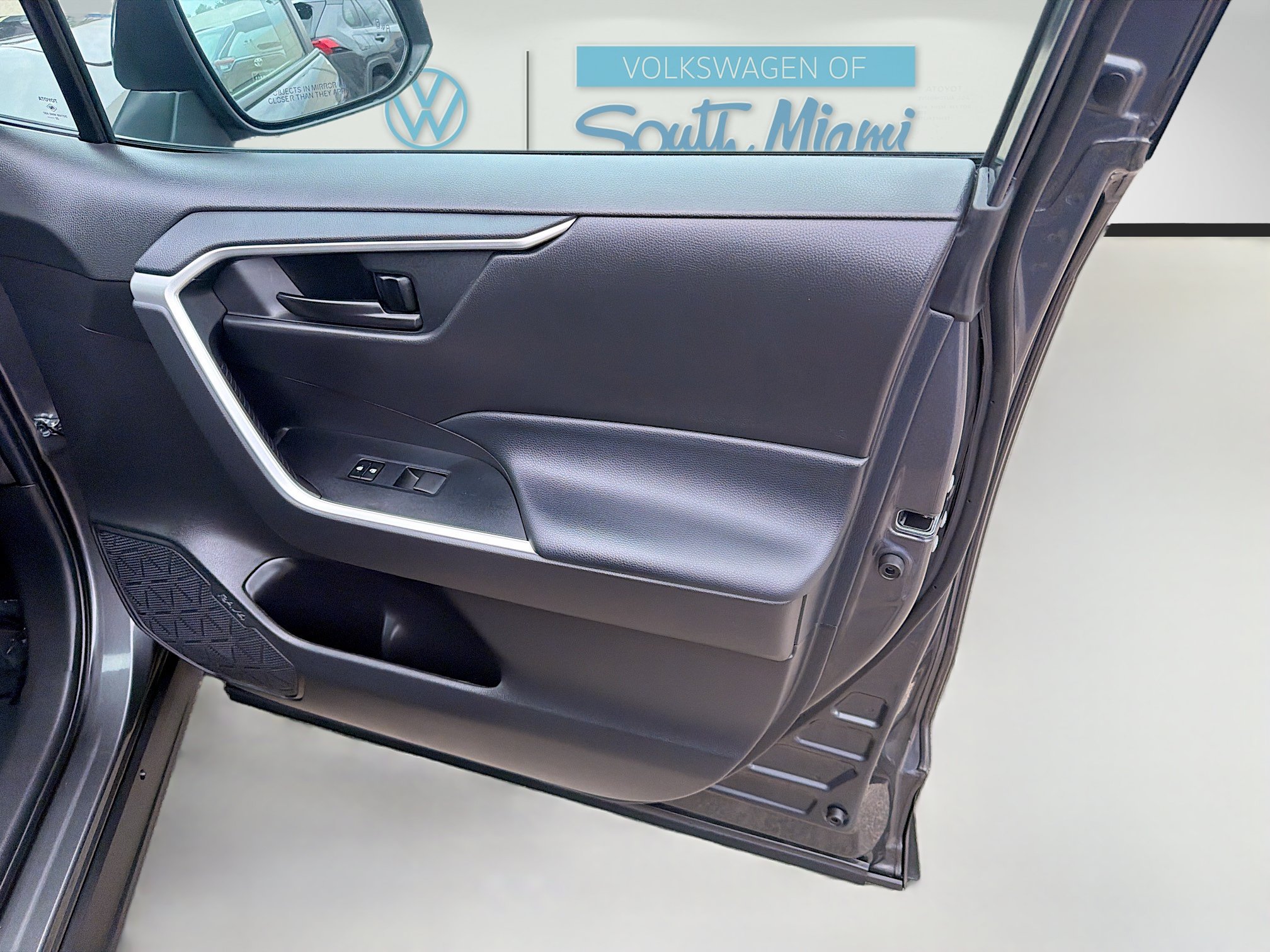 Used 2023 Toyota RAV4 LE AWD/4WD image 34