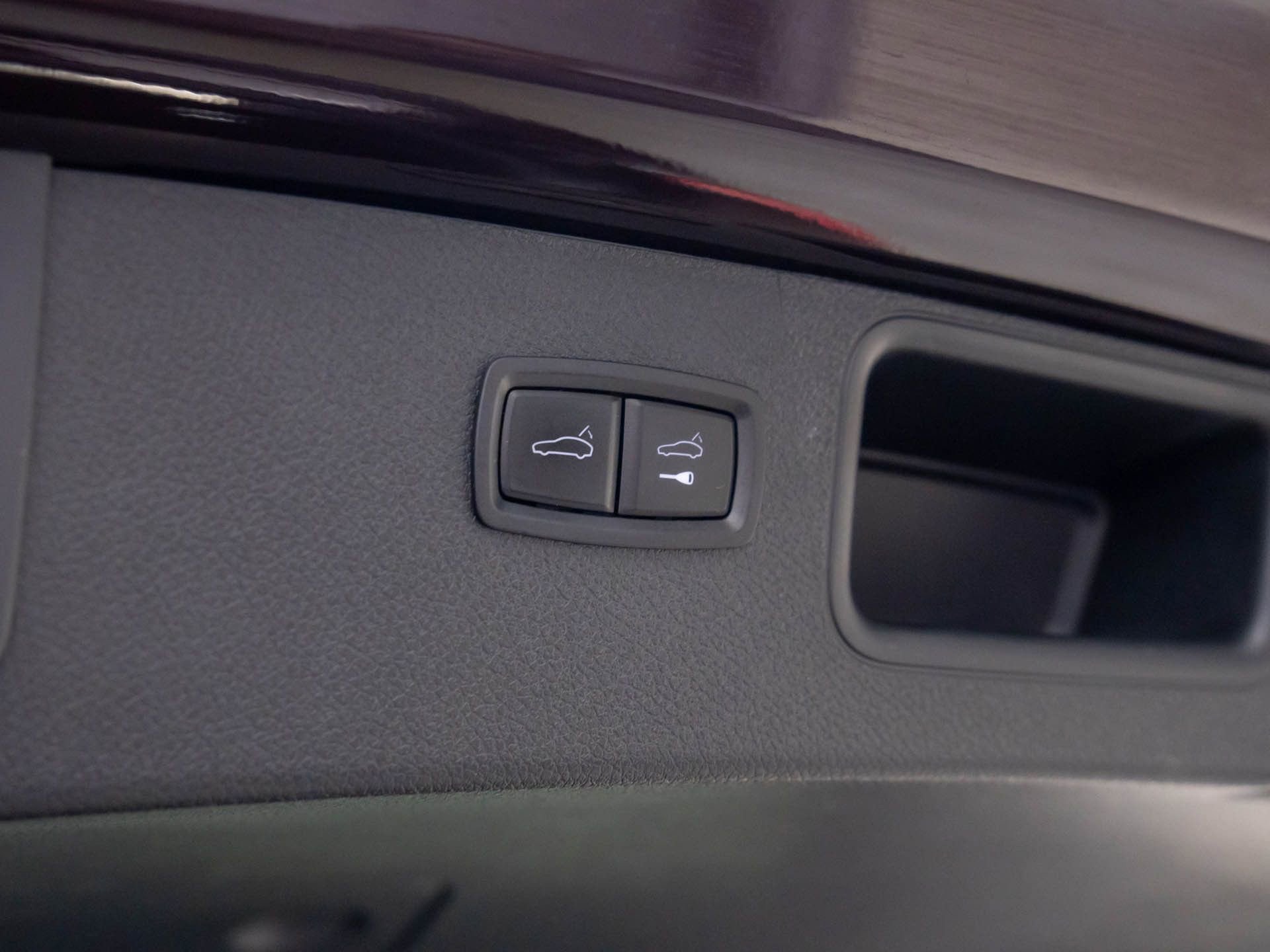 Certified 2023 Porsche Macan image 33