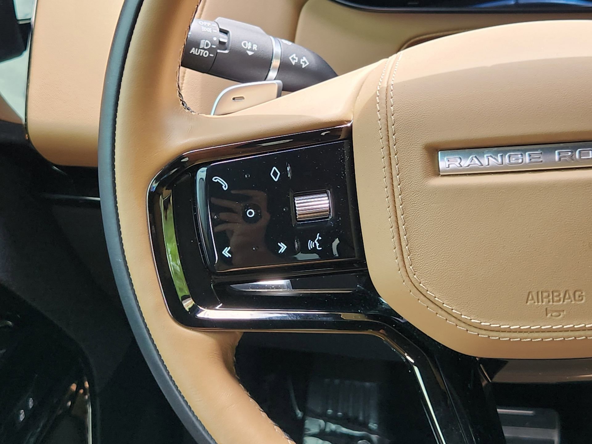 Used 2023 Land Rover Range Rover Sport SE Dynamic image 28