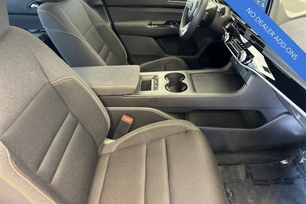 Certified 2025 Honda Prologue EX image 16